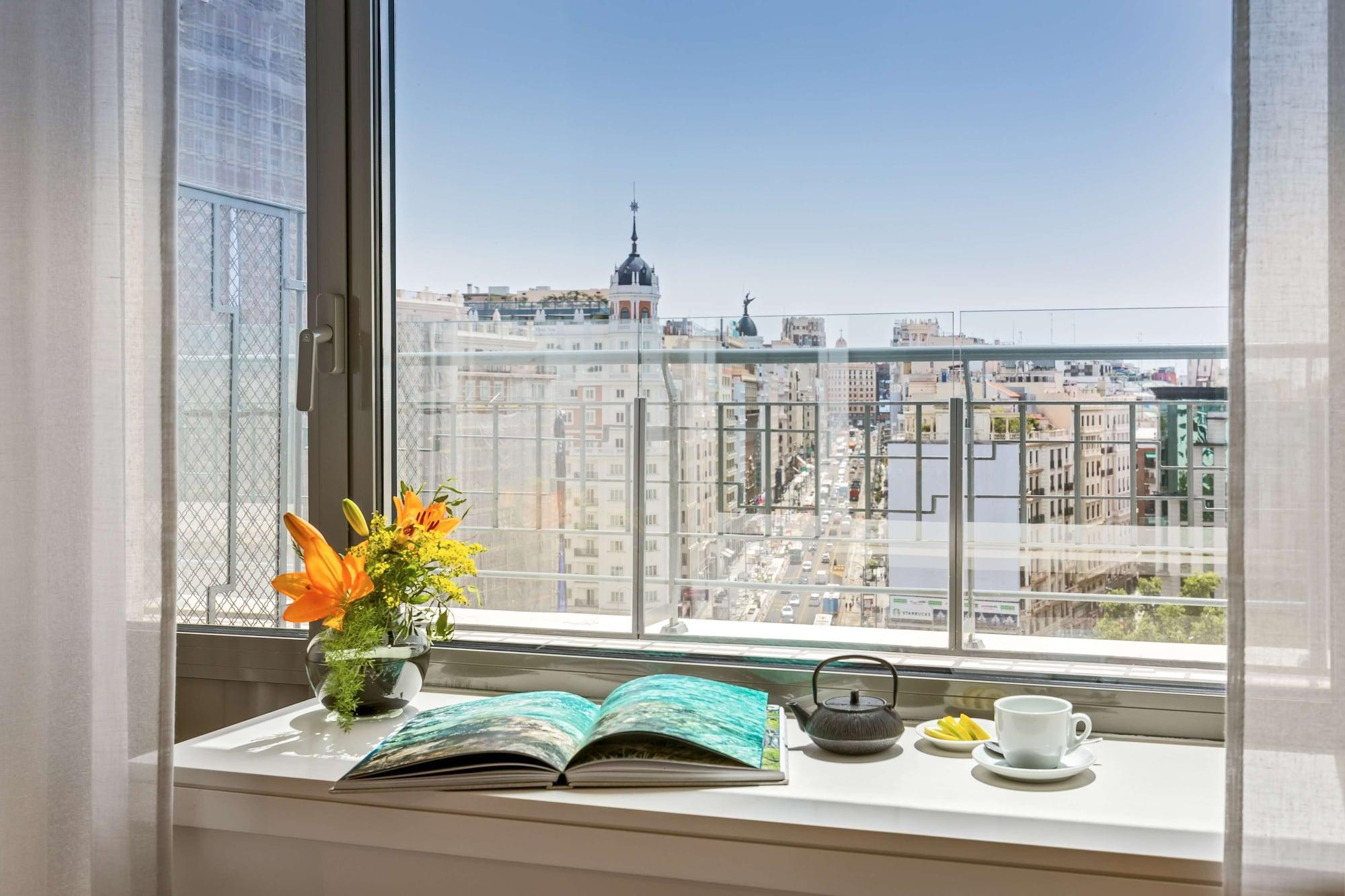 Barcelo Torre De Madrid Hotel Екстериор снимка View from a window