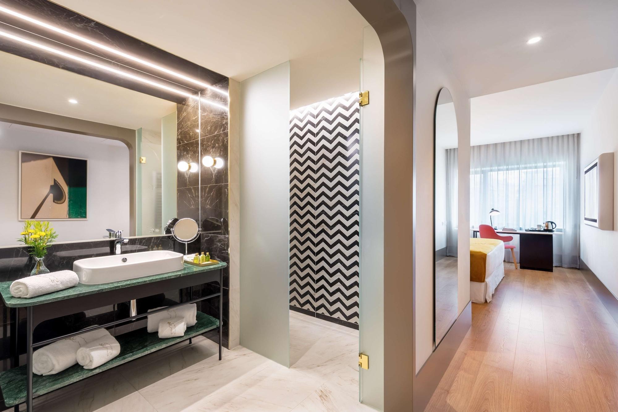 Barcelo Torre De Madrid Hotel Екстериор снимка Deluxe Room