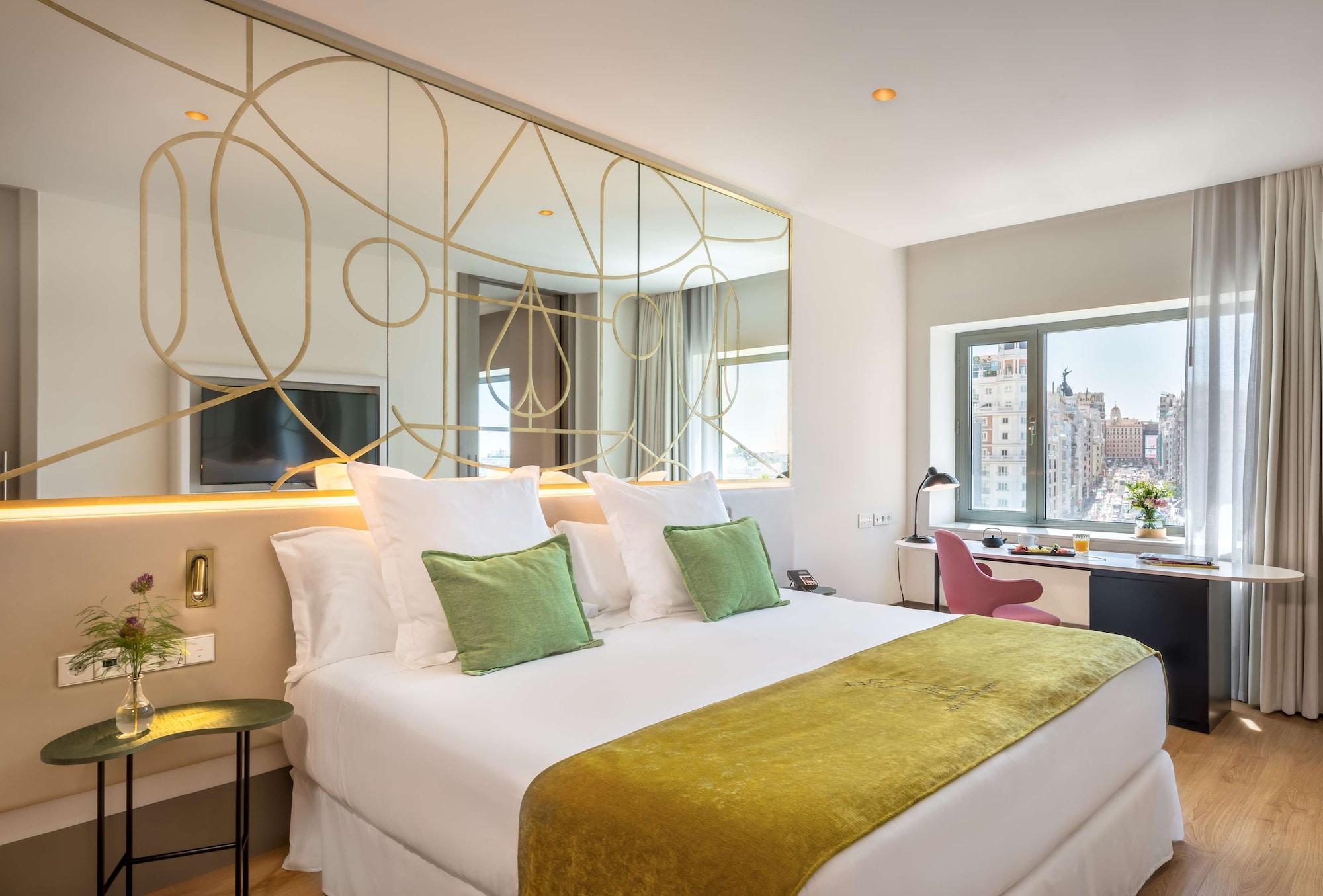 Barcelo Torre De Madrid Hotel Екстериор снимка Deluxe room