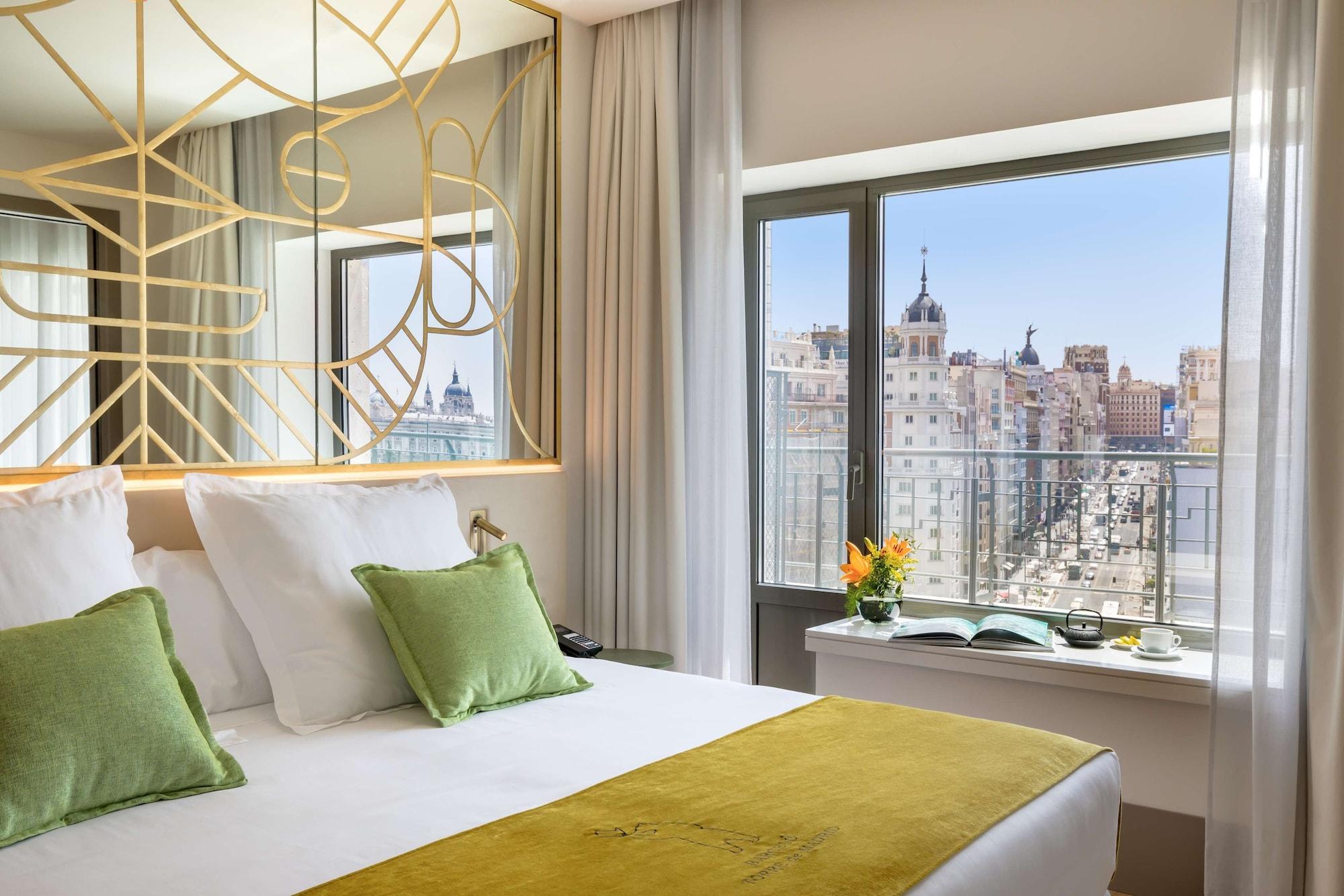 Barcelo Torre De Madrid Hotel Екстериор снимка Deluxe room