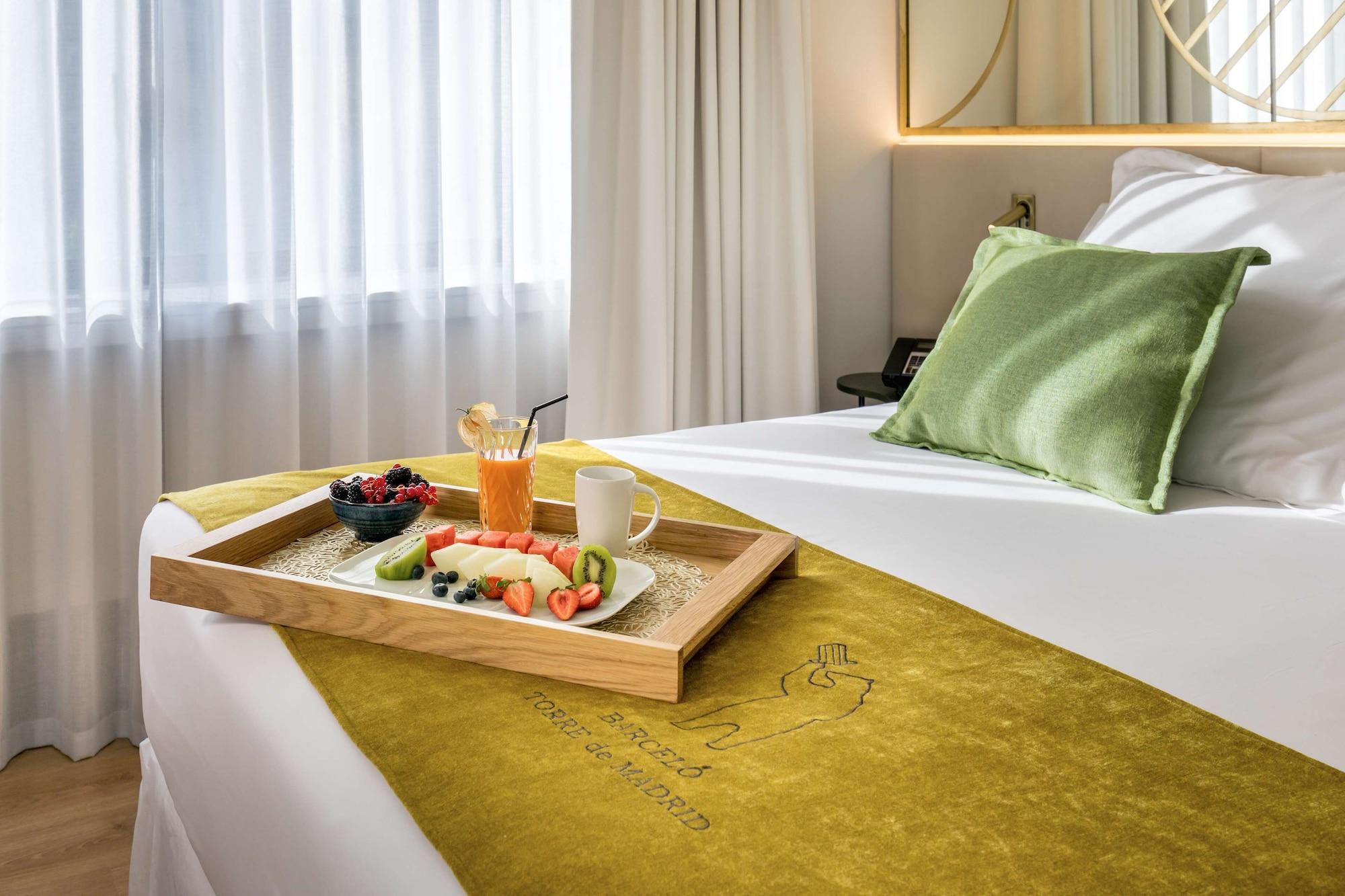 Barcelo Torre De Madrid Hotel Екстериор снимка Room