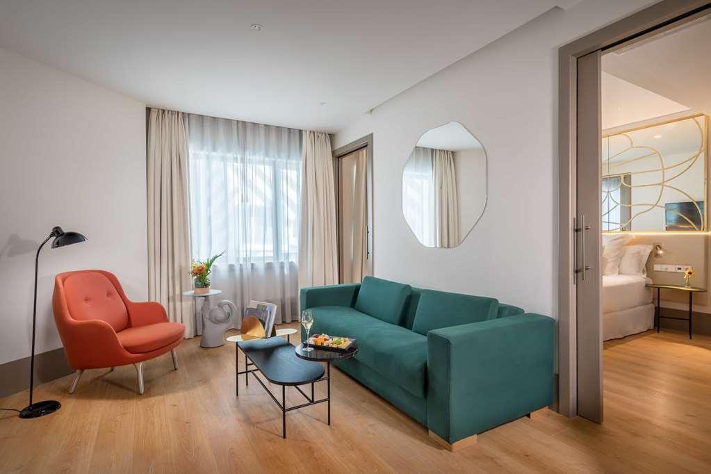 Barcelo Torre De Madrid Hotel Стая снимка Suite
